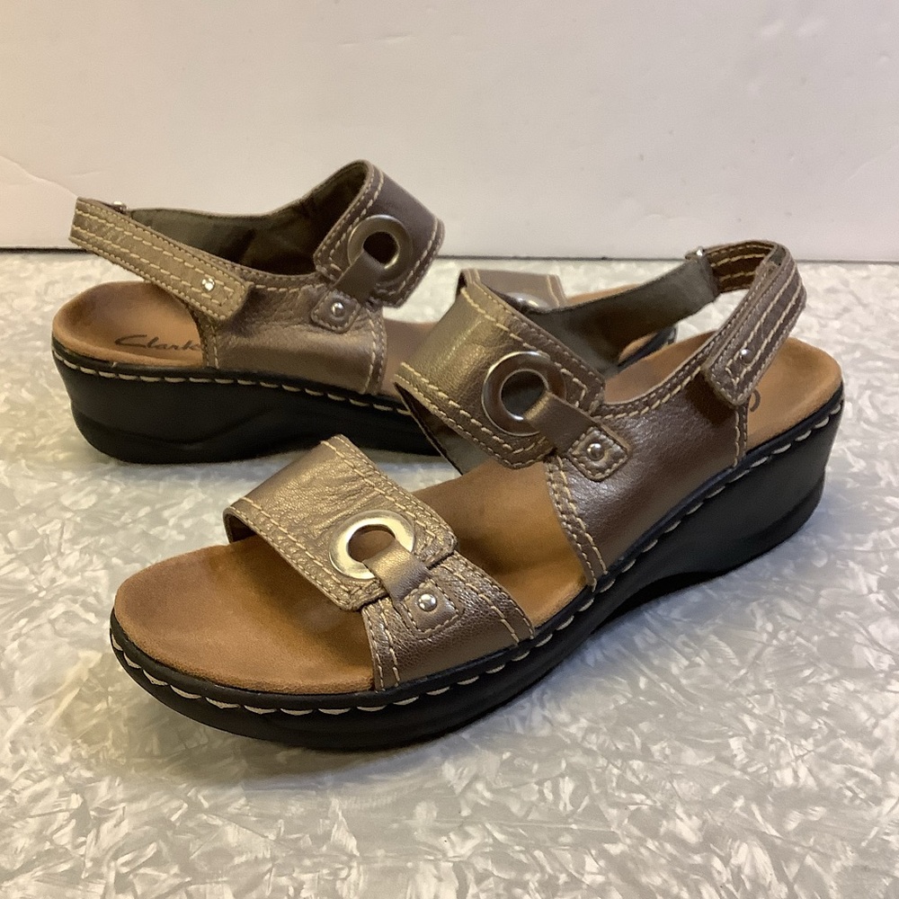 Clarks Lexi Birch Slingback Wedge Sandals Bronze Metallic Size 8.5